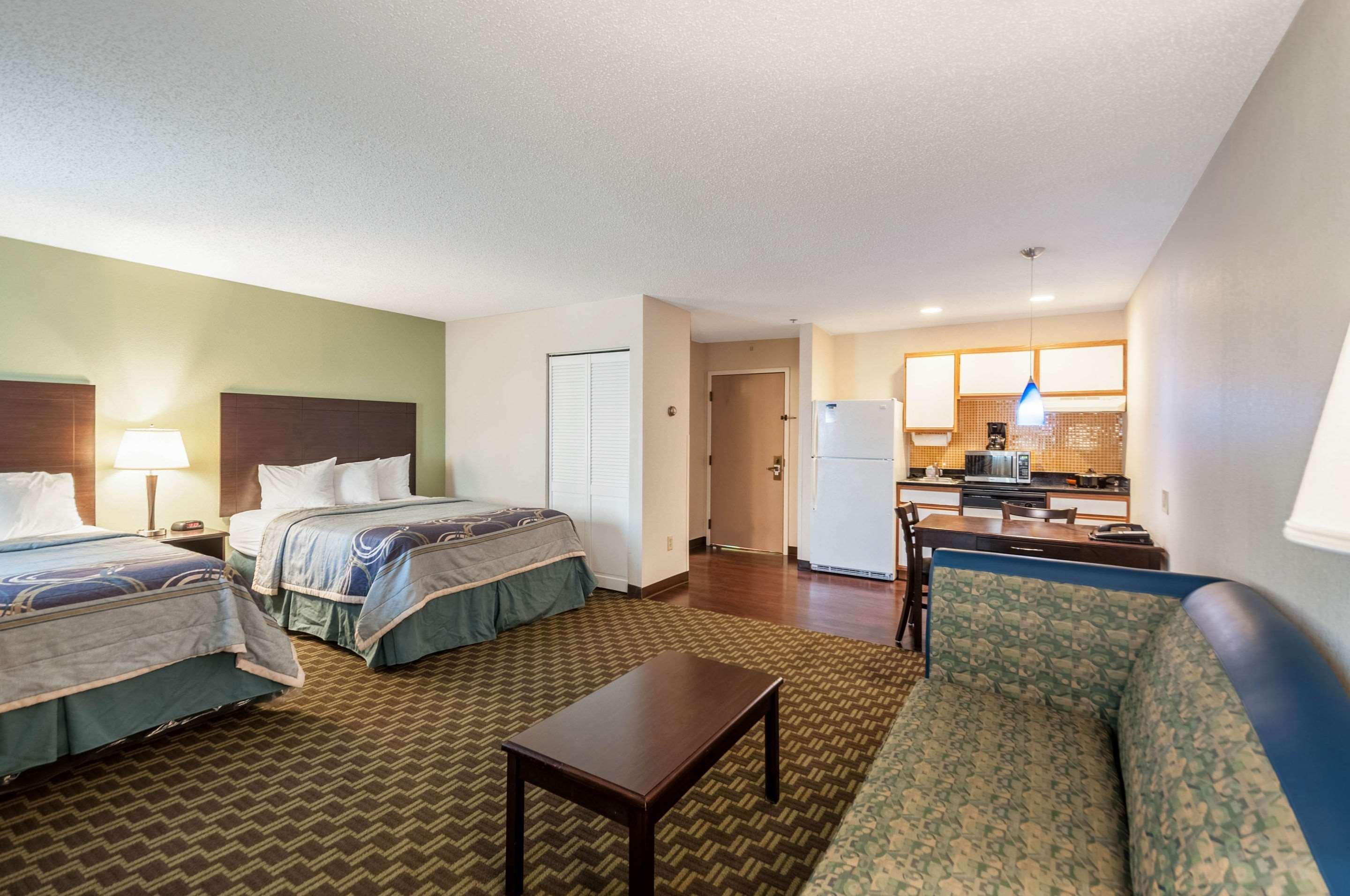 Mainstay Suites Frederick Exterior photo